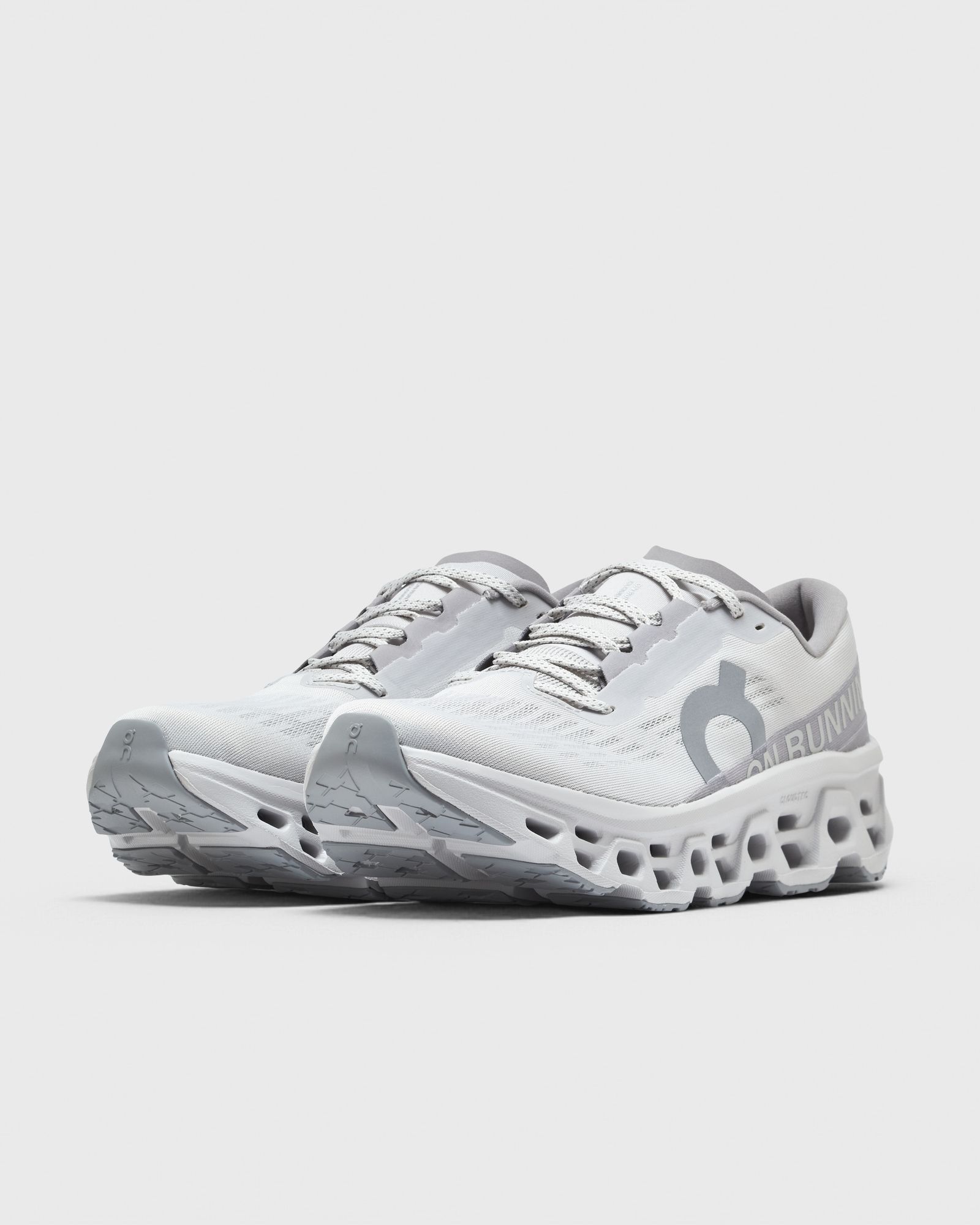 On Running Cloudmonster grey