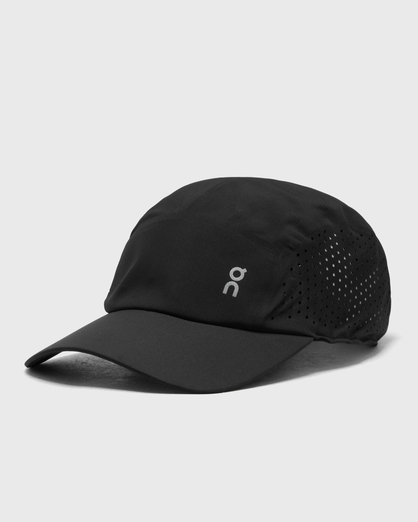 On Lightweight Cap, black