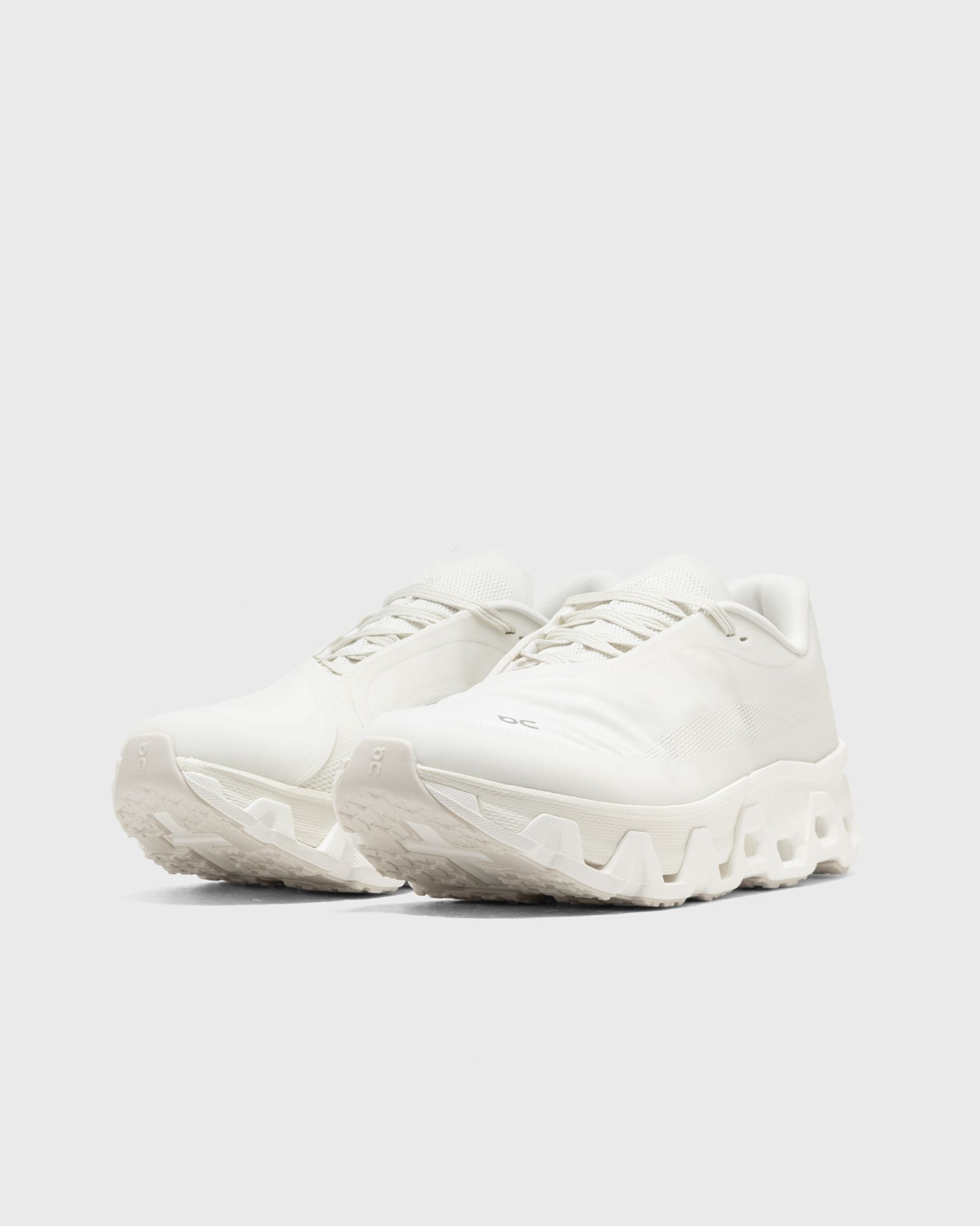 On Running X PAF Cloudmonster Hyper promotion