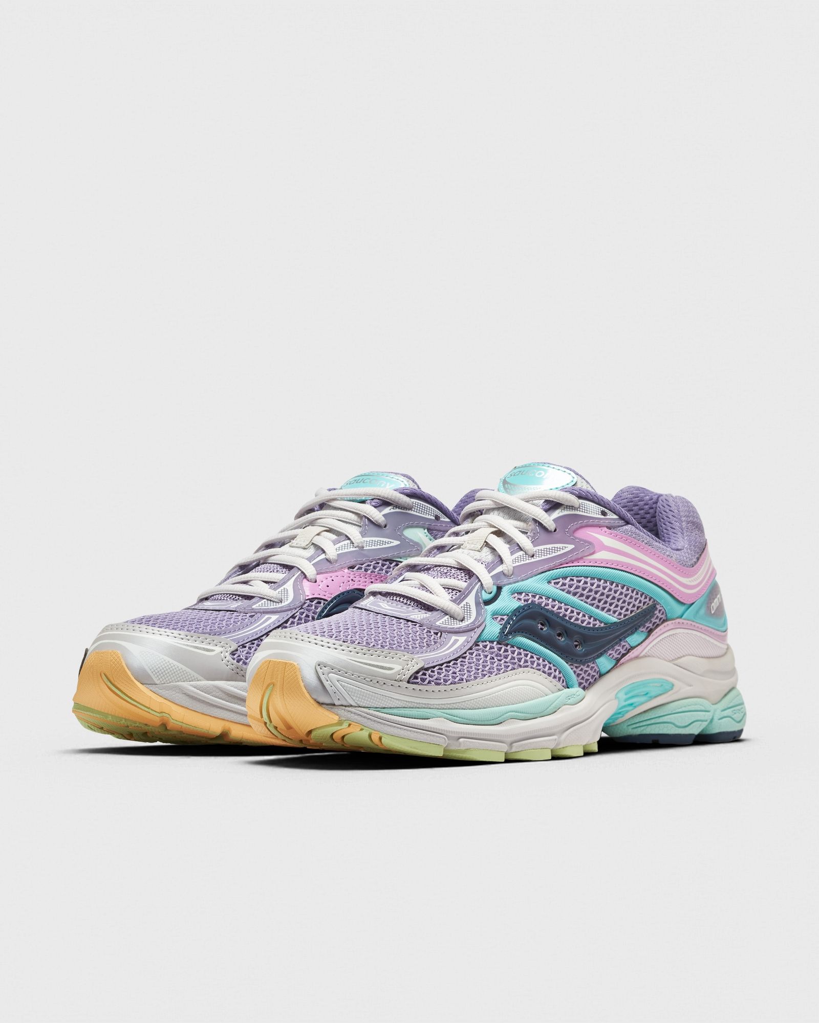 Saucony OMNI 9 promotion