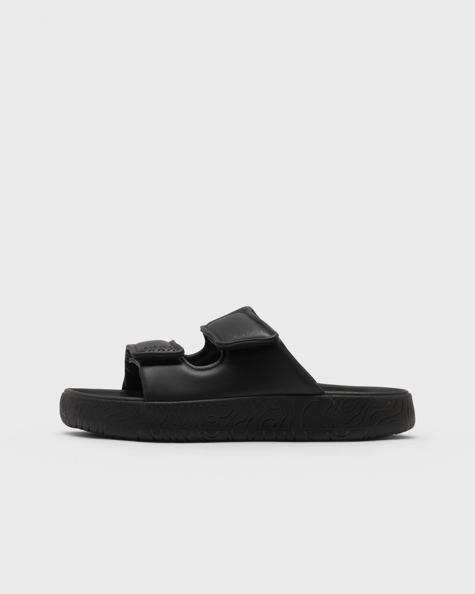 Veja ETNA BOLD LEATHER, black