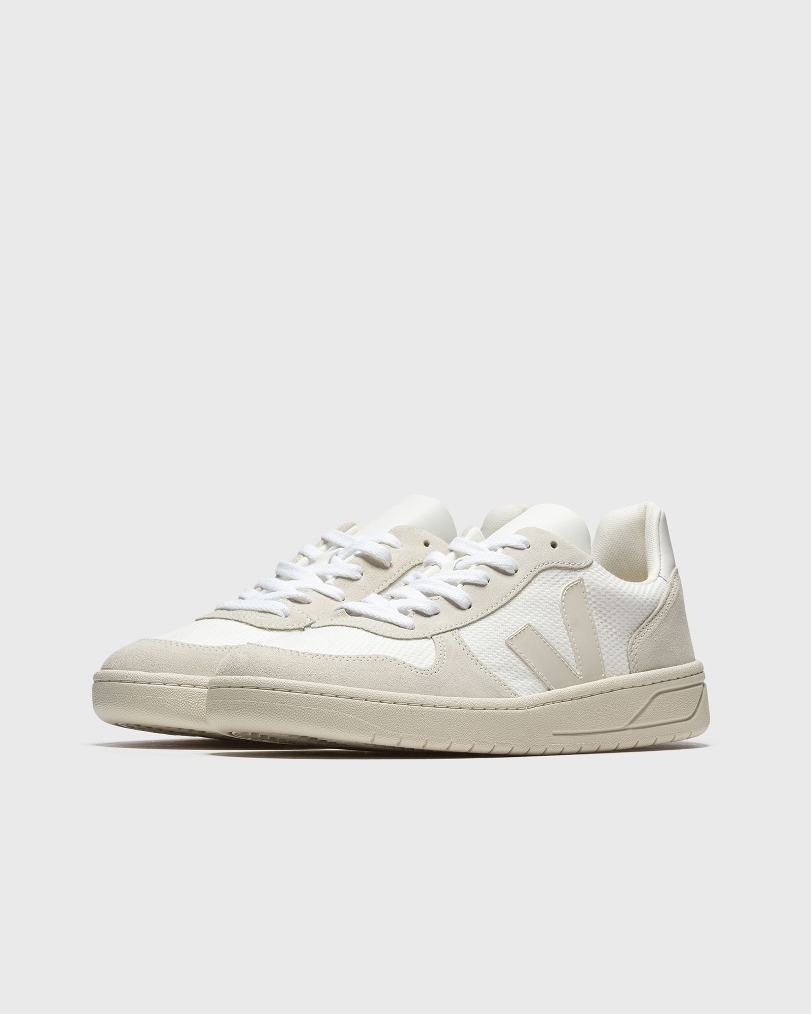 Veja V-10 promotion