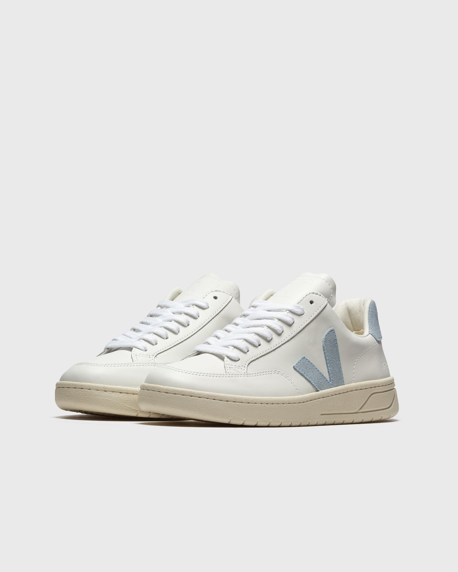 Veja V-12 promotion